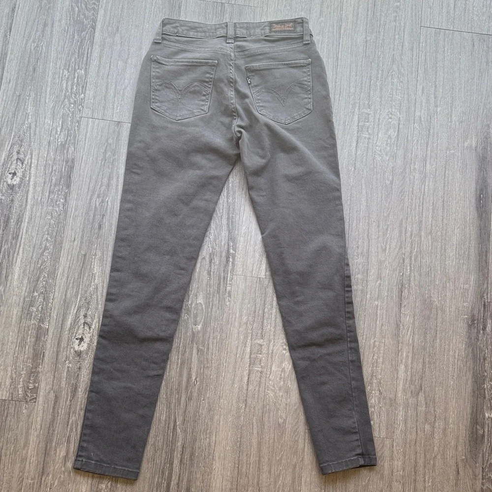 Levi's Women's Skinny Jeans in Gray - Picture 2 of 5